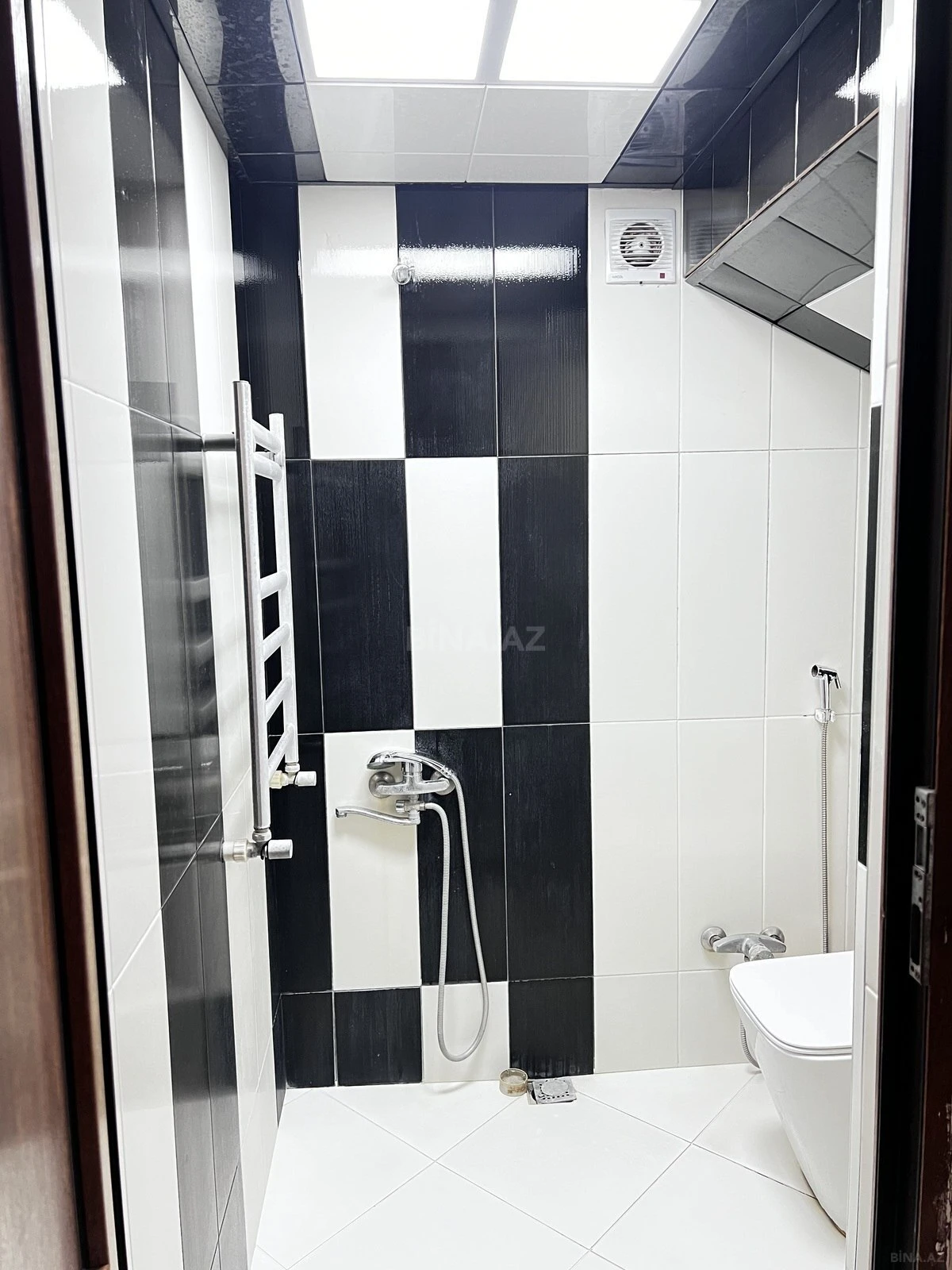 Satılır 7 otaqlı həyət evi 200 m²