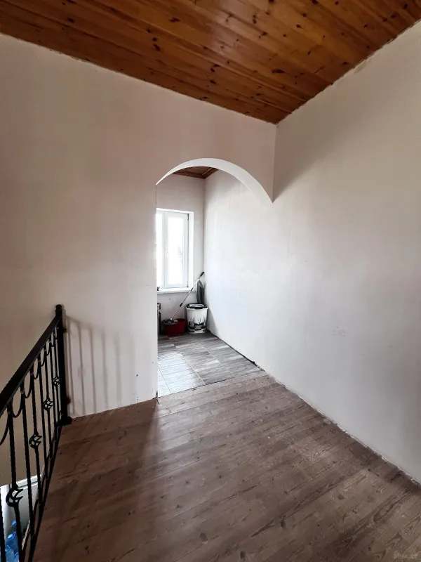 Satılır 7 otaqlı həyət evi 200 m²