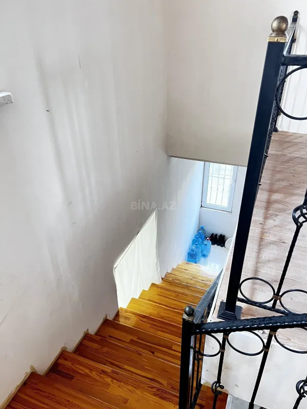 Satılır 7 otaqlı həyət evi 200 m²