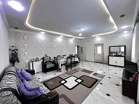 Satılır 7 otaqlı həyət evi 200 m²