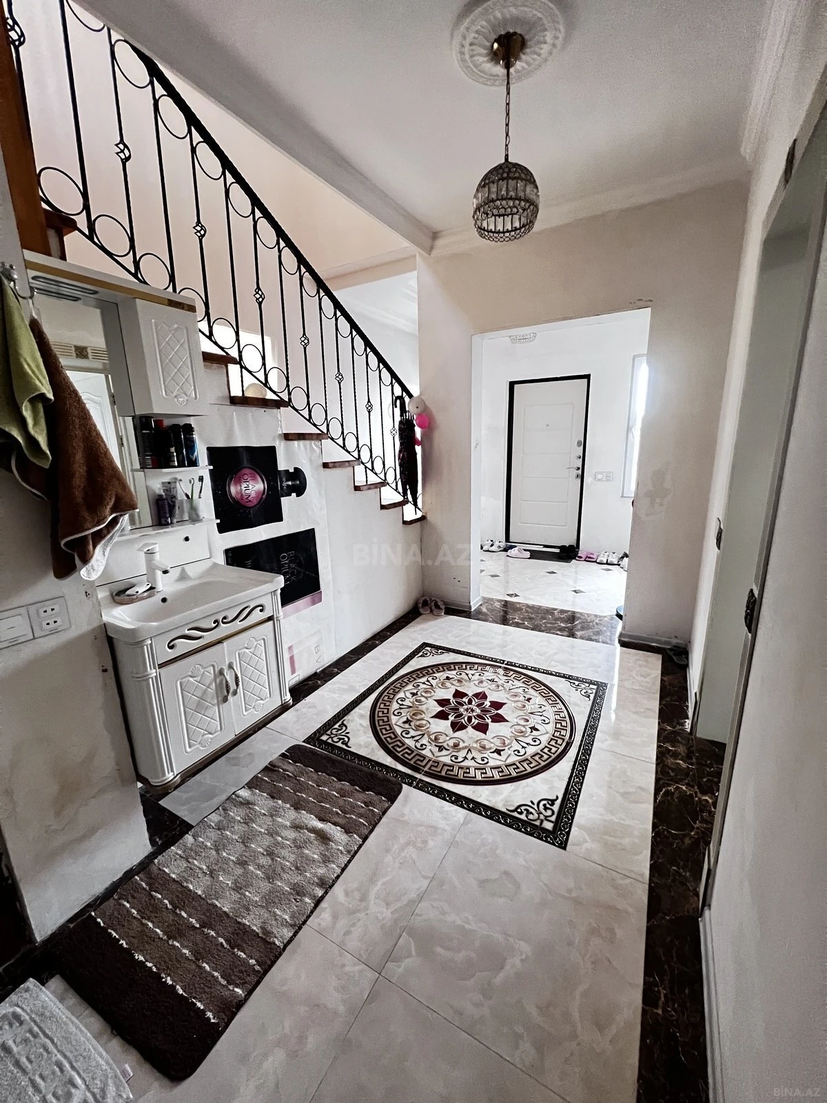 Satılır 7 otaqlı həyət evi 200 m²