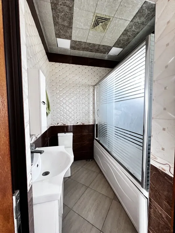 Satılır 7 otaqlı həyət evi 200 m²