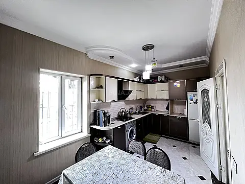 Satılır 7 otaqlı həyət evi 200 m²