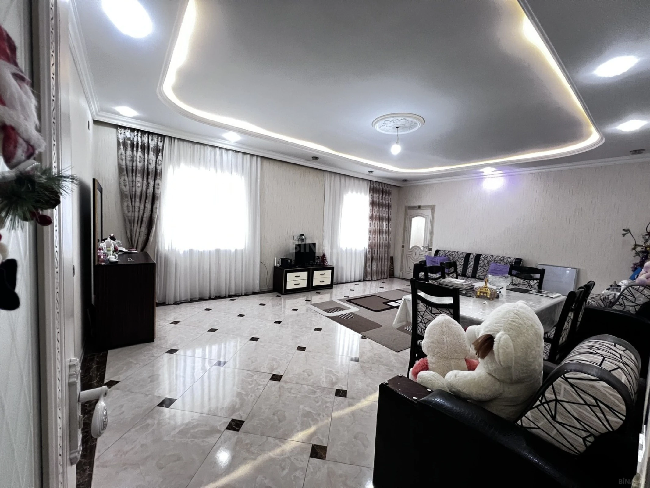 Satılır 7 otaqlı həyət evi 200 m²
