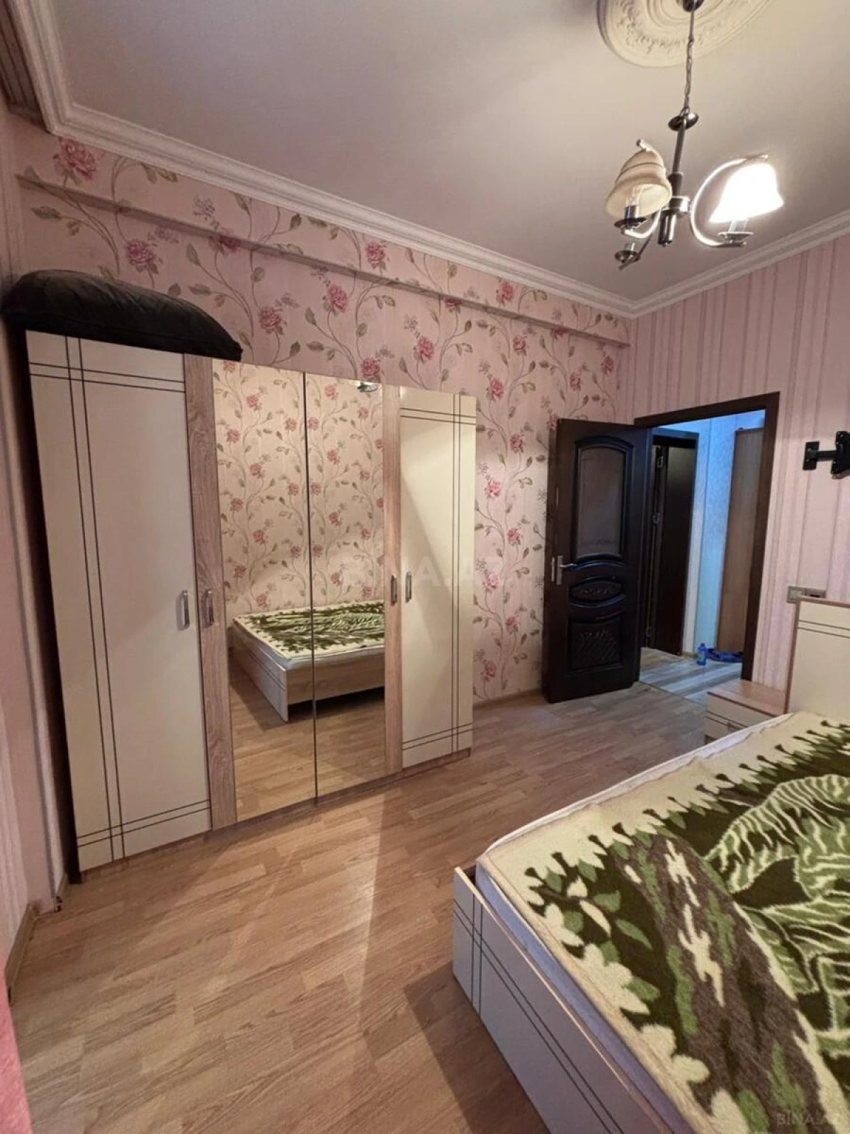 Kirayə verilir 2 otaqlı mənzil 55 m²