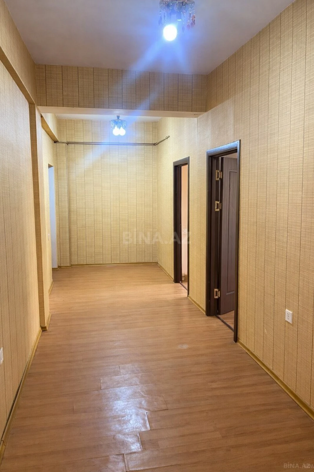 Satılır 2 otaqlı mənzil 90 m²