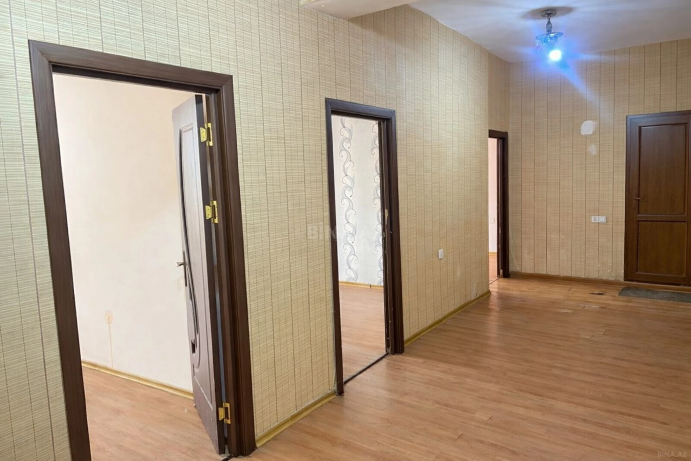 Satılır 2 otaqlı mənzil 90 m²
