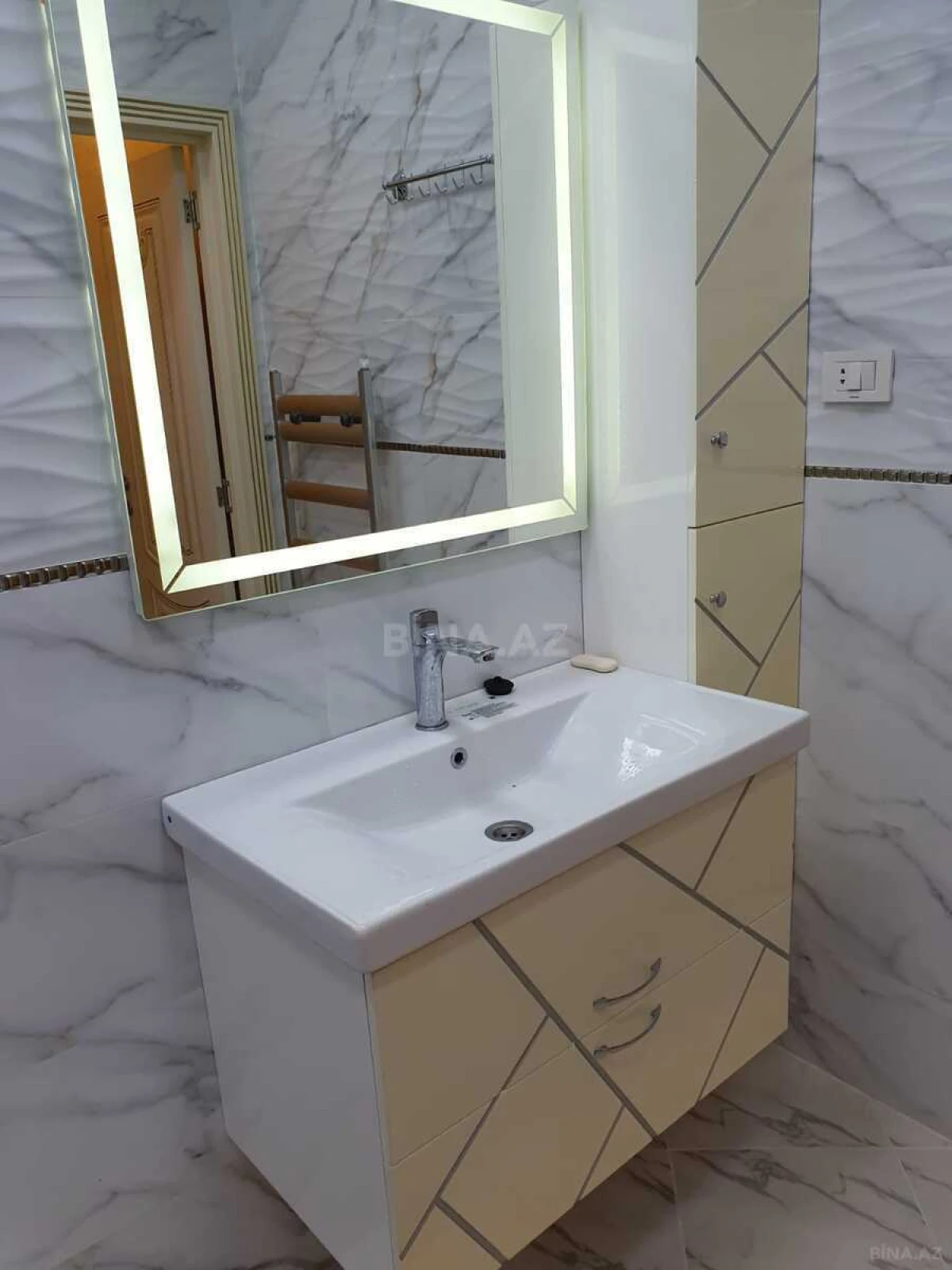 Satılır 3 otaqlı mənzil 96 m²