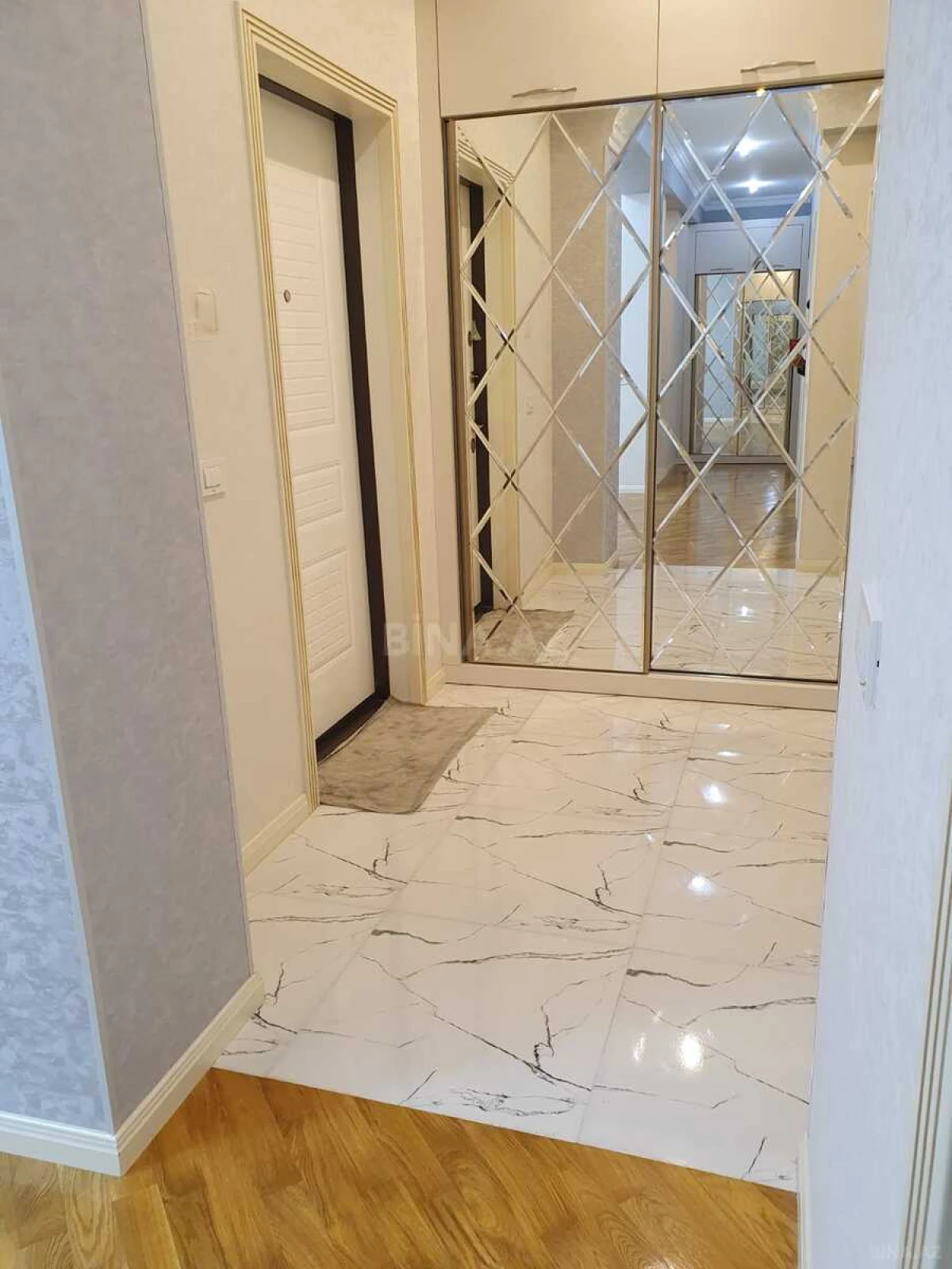Satılır 3 otaqlı mənzil 96 m²