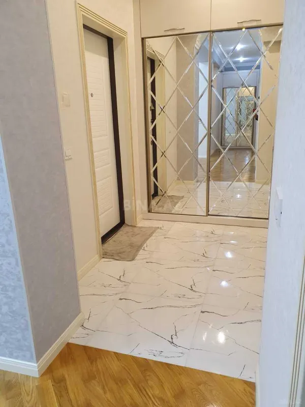 Satılır 3 otaqlı mənzil 96 m²