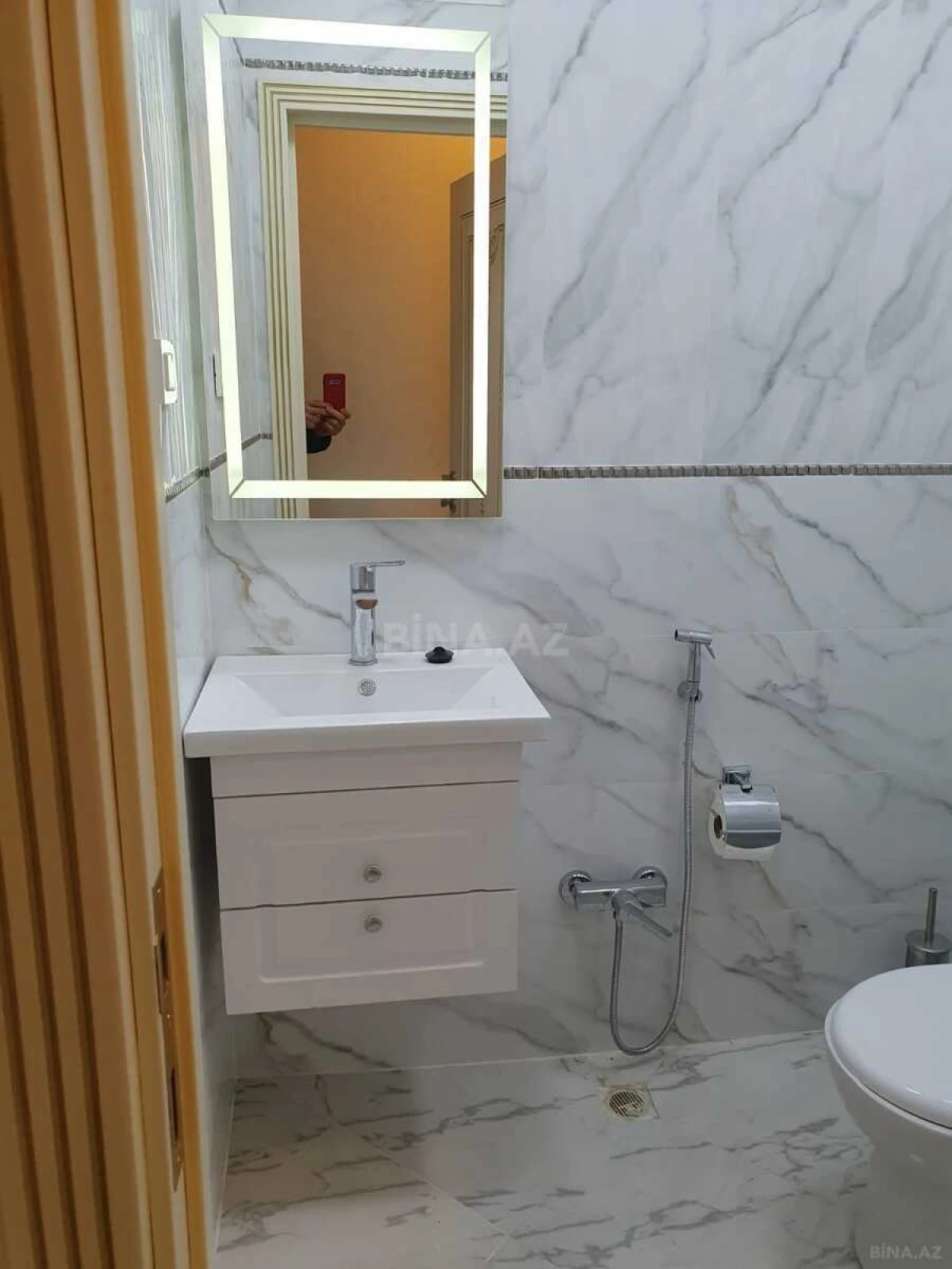 Satılır 3 otaqlı mənzil 96 m²