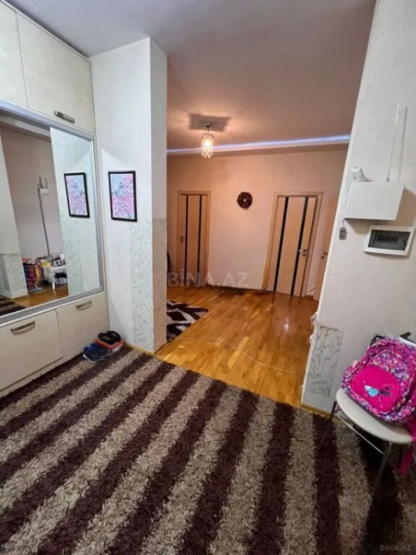Satılır 2 otaqlı mənzil 105 m²
