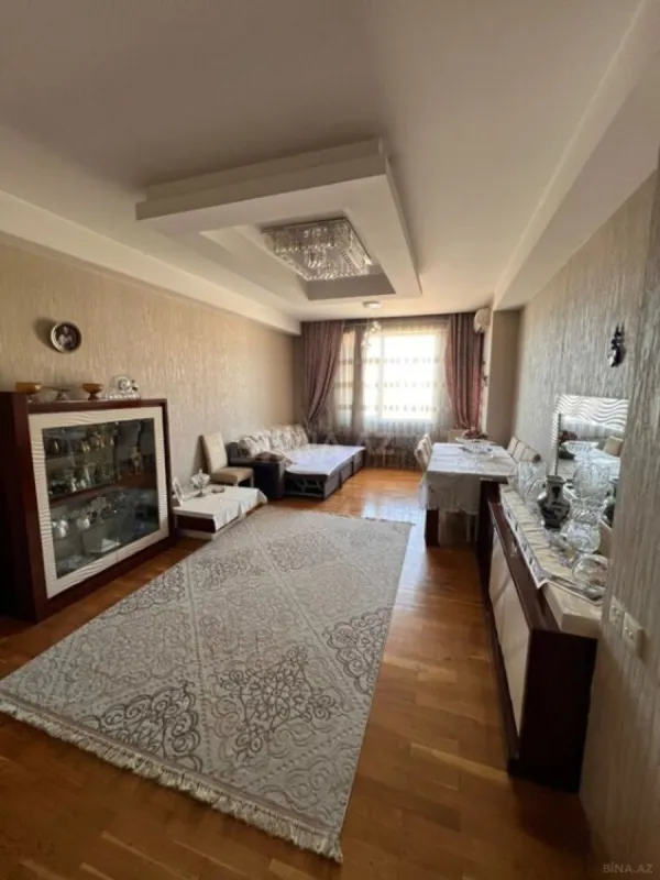 Satılır 2 otaqlı mənzil 105 m²