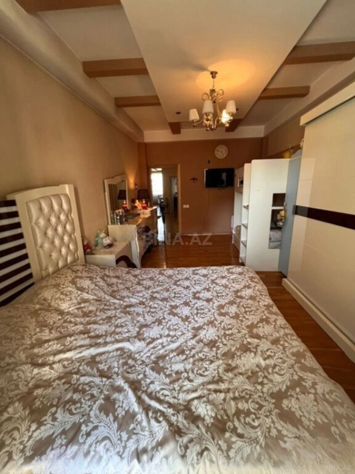 Satılır 2 otaqlı mənzil 105 m²