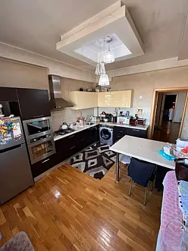 Satılır 2 otaqlı mənzil 105 m²