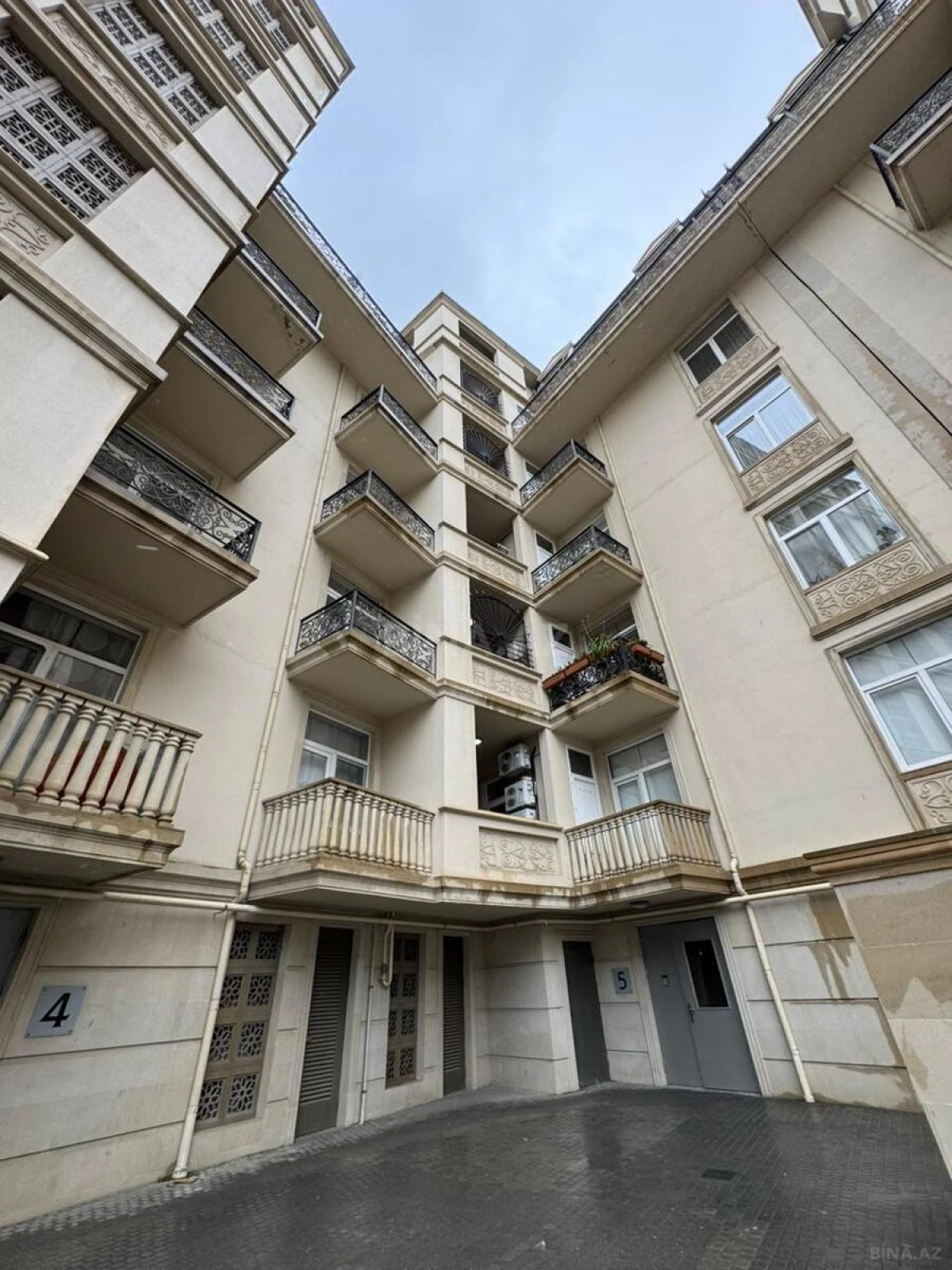 Kirayə verilir 2 otaqlı mənzil 60 m²