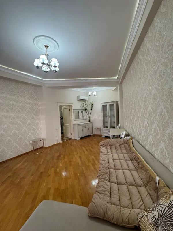 Kirayə verilir 2 otaqlı mənzil 60 m²