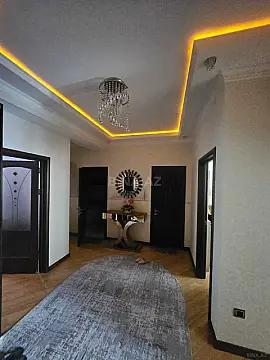 Satılır 3 otaqlı mənzil 150 m²