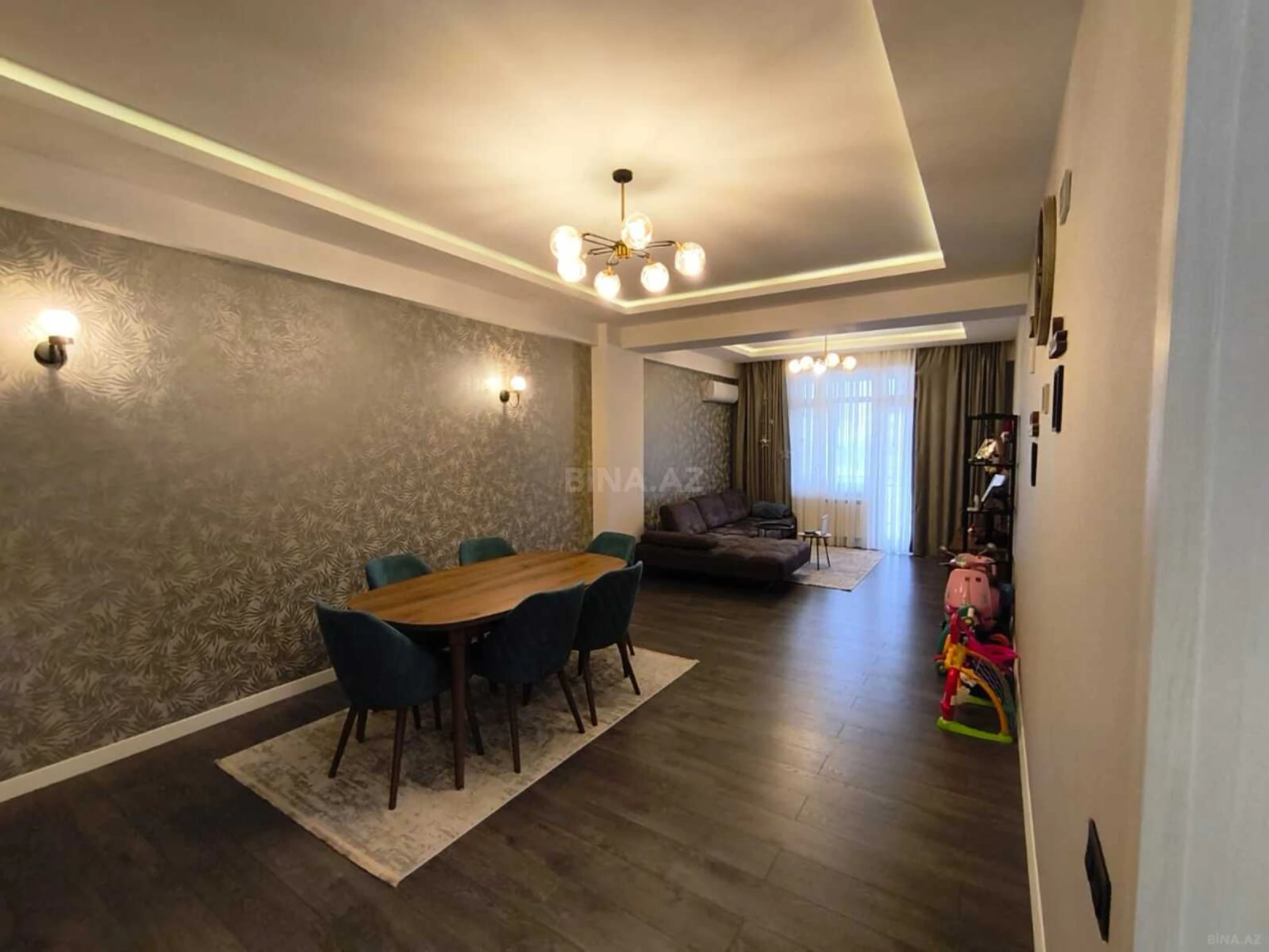 Satılır 3 otaqlı mənzil 130 m²