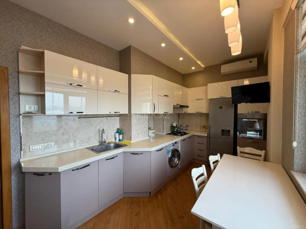 Kirayə verilir 3 otaqlı mənzil 110 m²