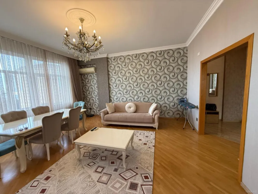 Kirayə verilir 3 otaqlı mənzil 110 m²