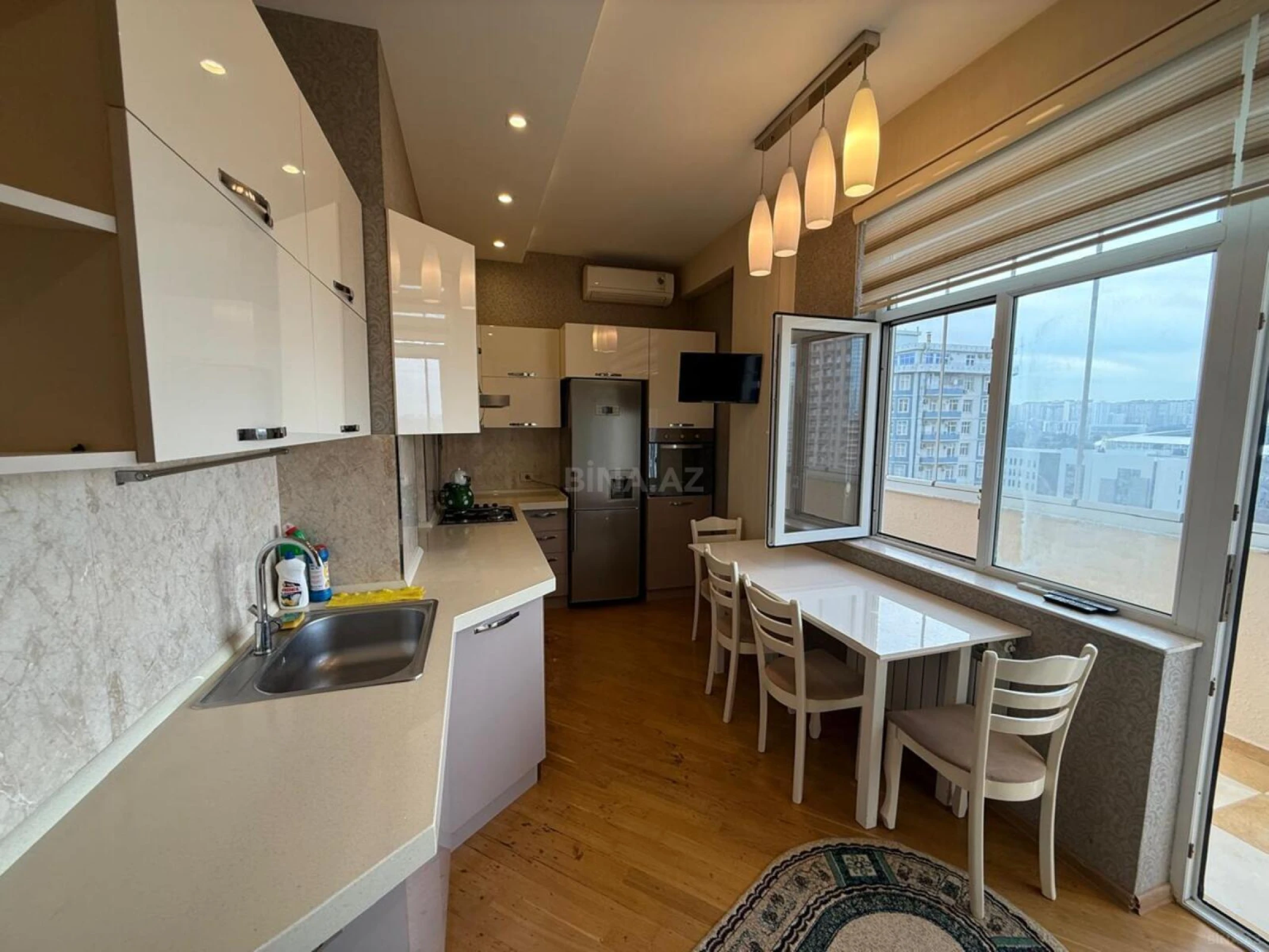 Kirayə verilir 3 otaqlı mənzil 110 m²