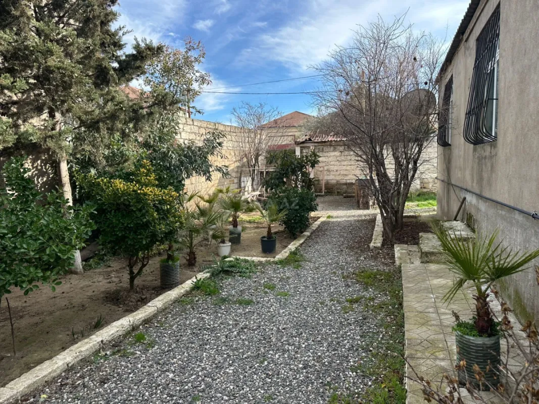 Satılır 4 otaqlı həyət evi 150 m²