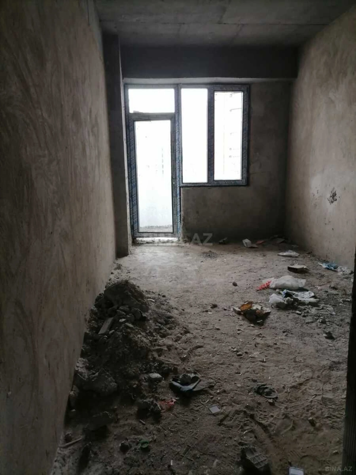 Satılır 6 otaqlı mənzil 285 m²