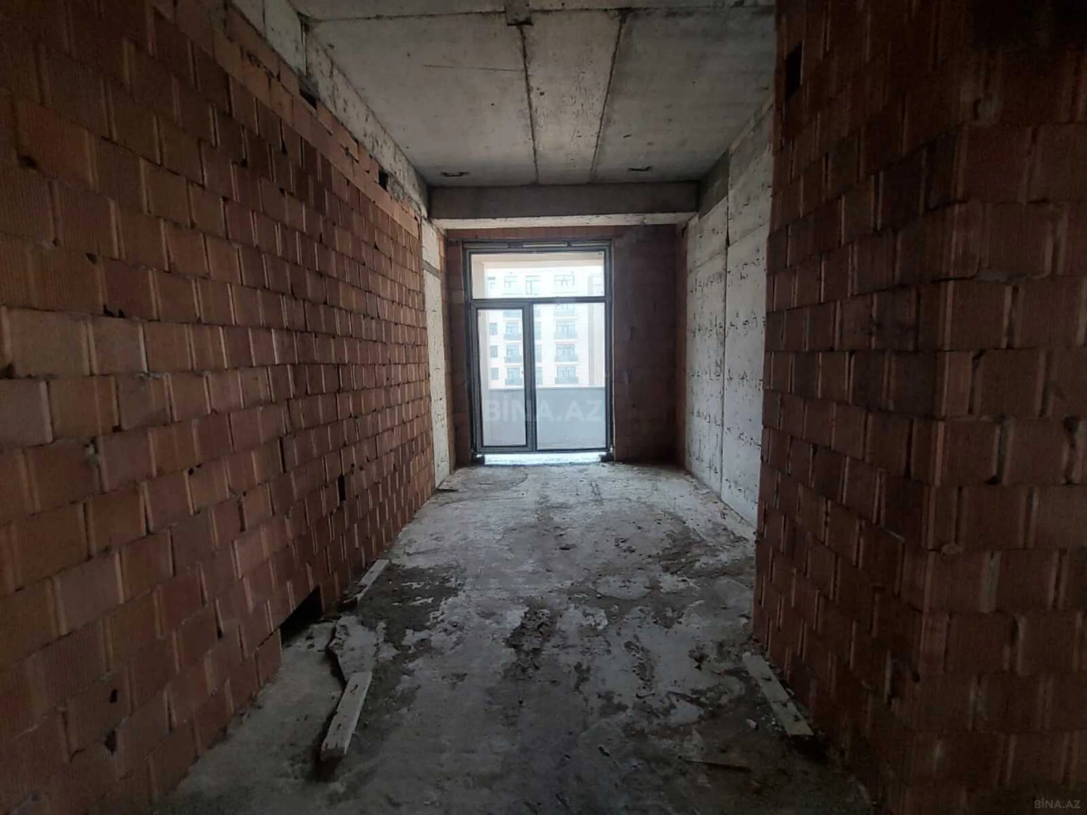 Satılır 2 otaqlı mənzil 95 m²