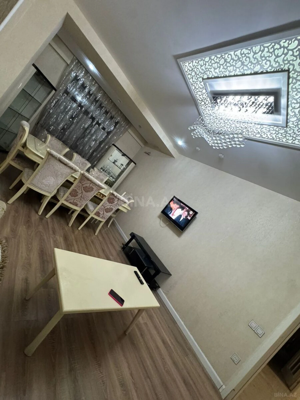 Kirayə verilir 3 otaqlı mənzil 105 m²