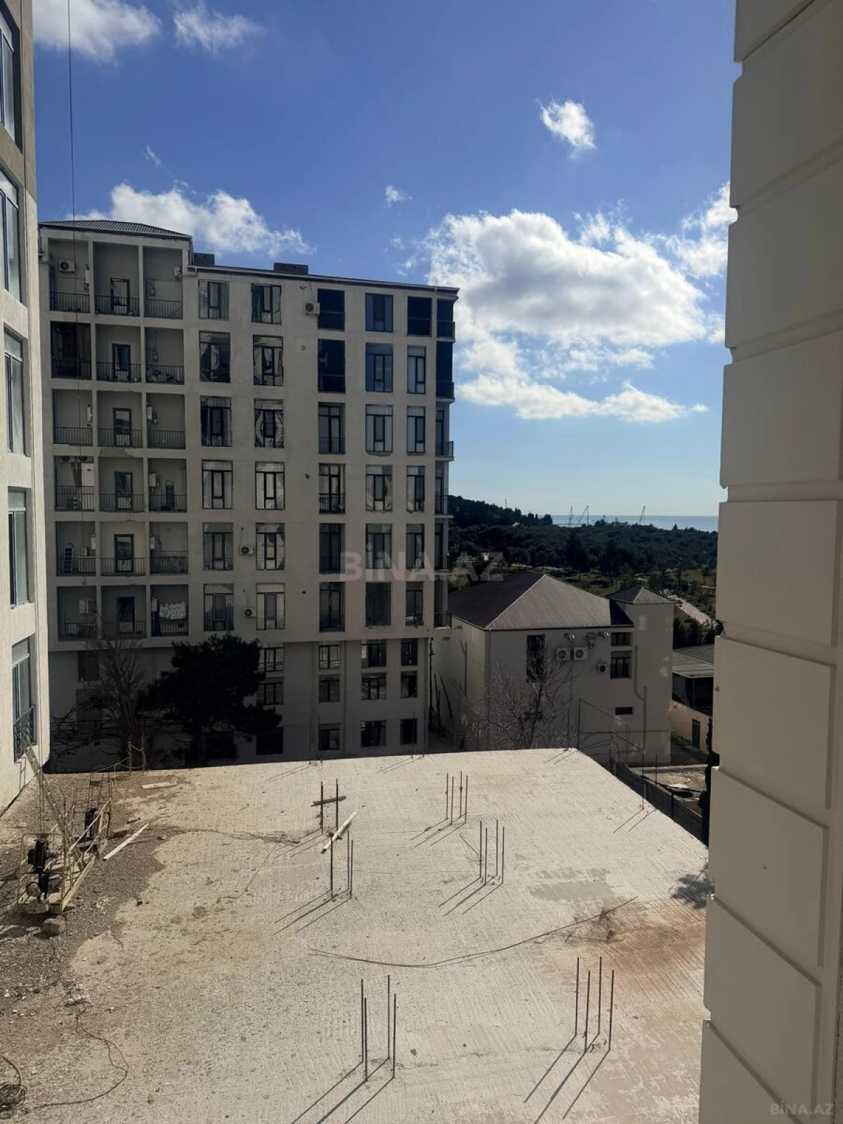 Satılır 2 otaqlı mənzil 67 m²