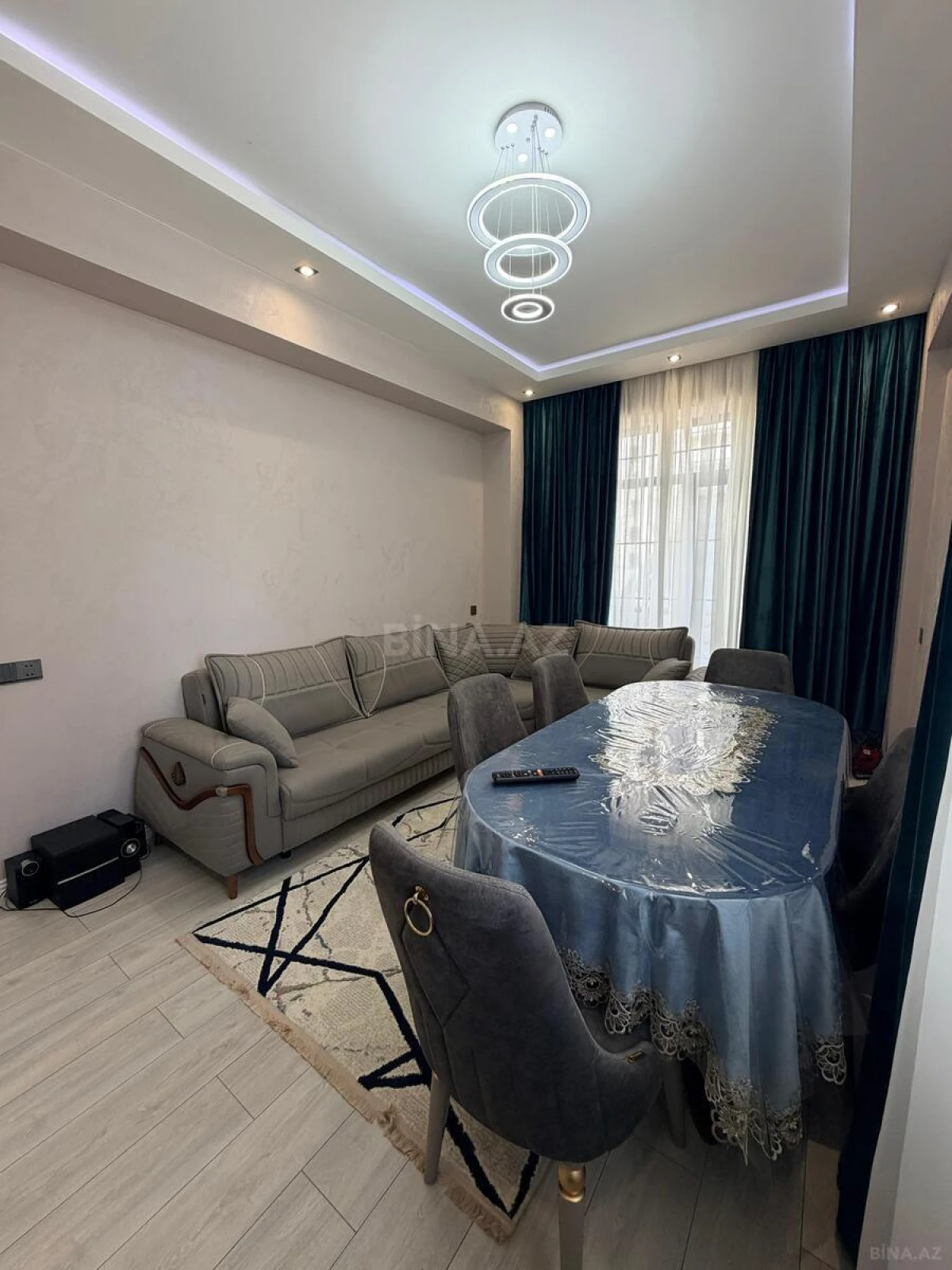 Satılır 2 otaqlı mənzil 67 m²