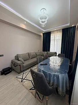Satılır 2 otaqlı mənzil 67 m²