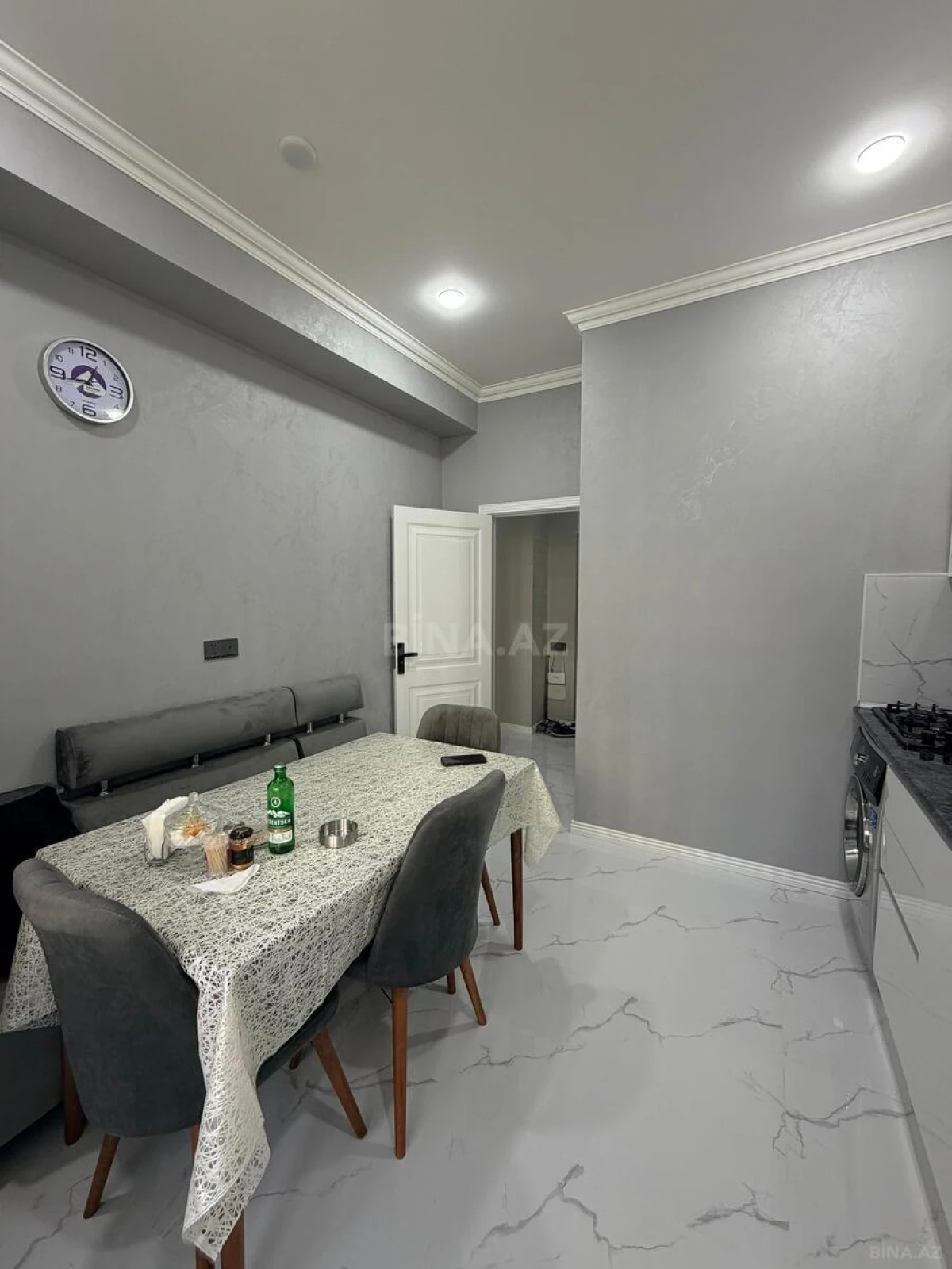 Satılır 2 otaqlı mənzil 67 m²