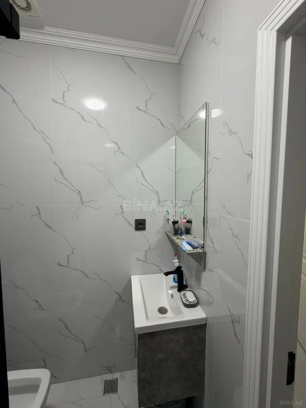Satılır 2 otaqlı mənzil 67 m²