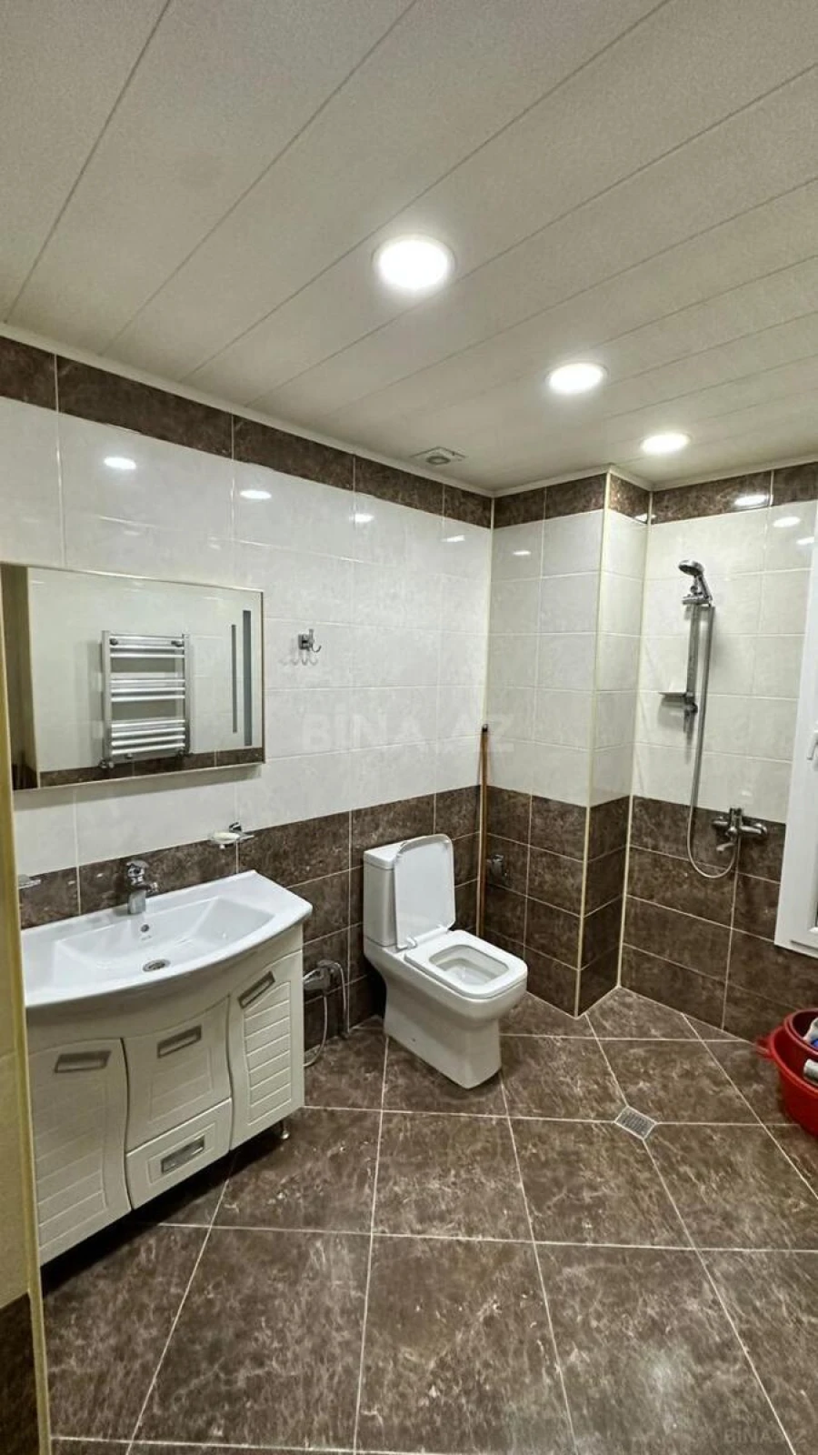 Kirayə verilir obyekt 165 m²