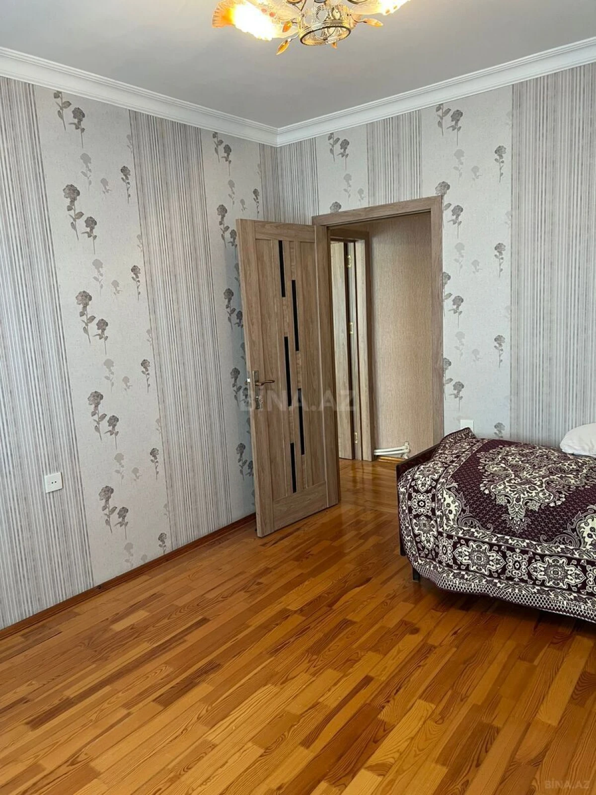 Satılır 4 otaqlı mənzil 70 m²