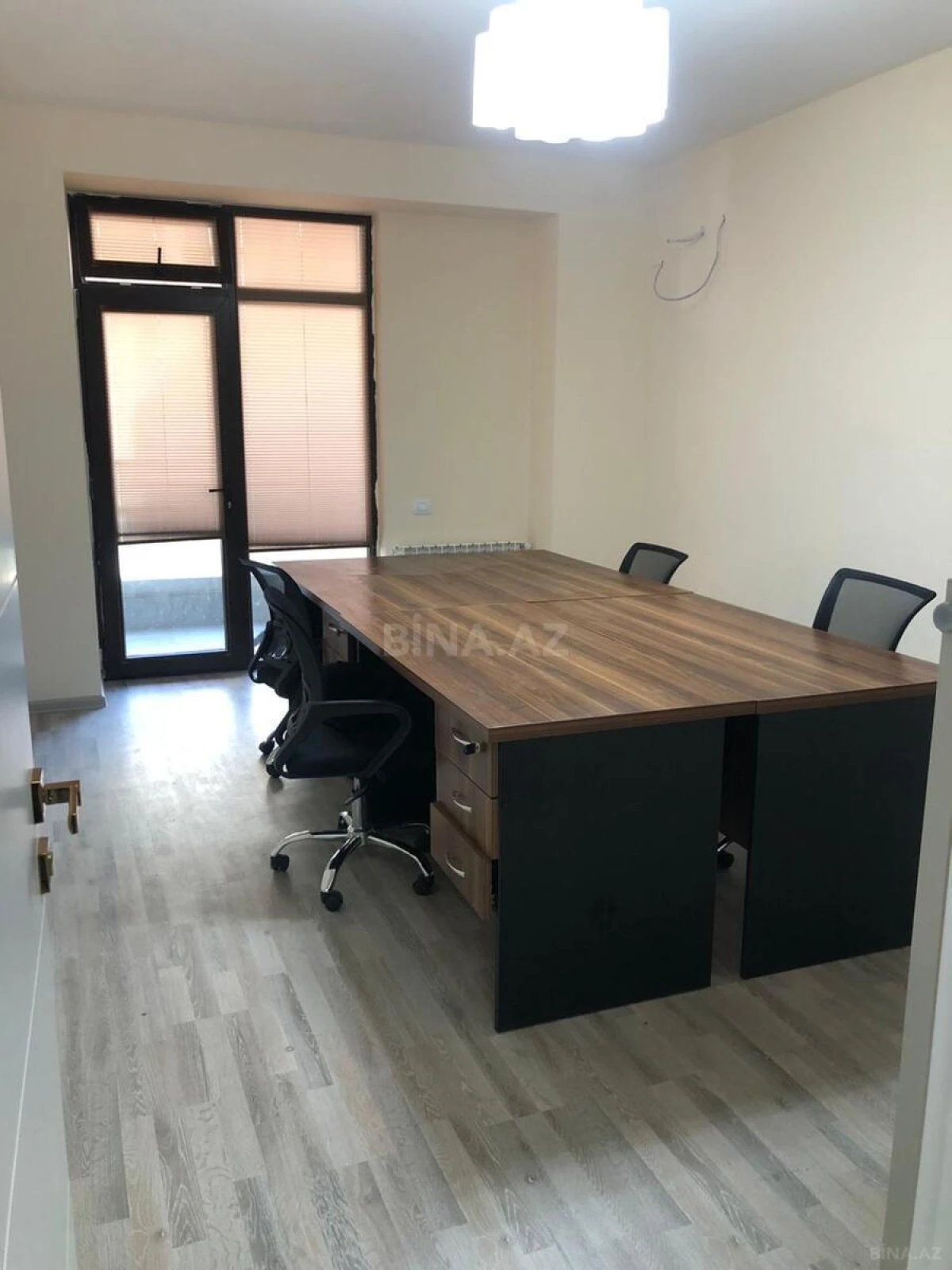 Kirayə verilir 3 otaqlı ofis 180 m²