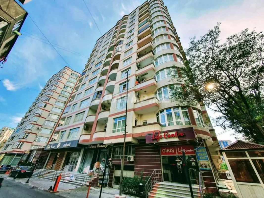 Kirayə verilir 4 otaqlı mənzil 168 m²