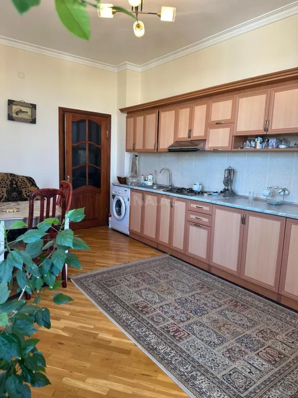Satılır 3 otaqlı mənzil 120 m²