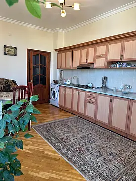 Satılır 3 otaqlı mənzil 120 m²