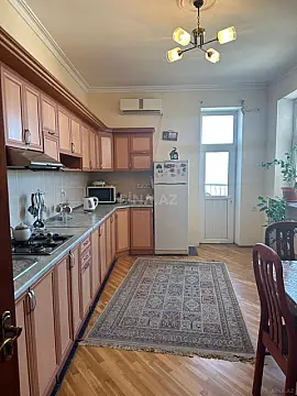 Satılır 3 otaqlı mənzil 120 m²