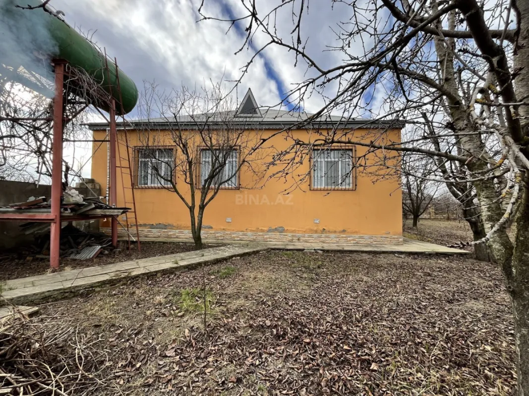 Satılır 4 otaqlı həyət evi 100 m²