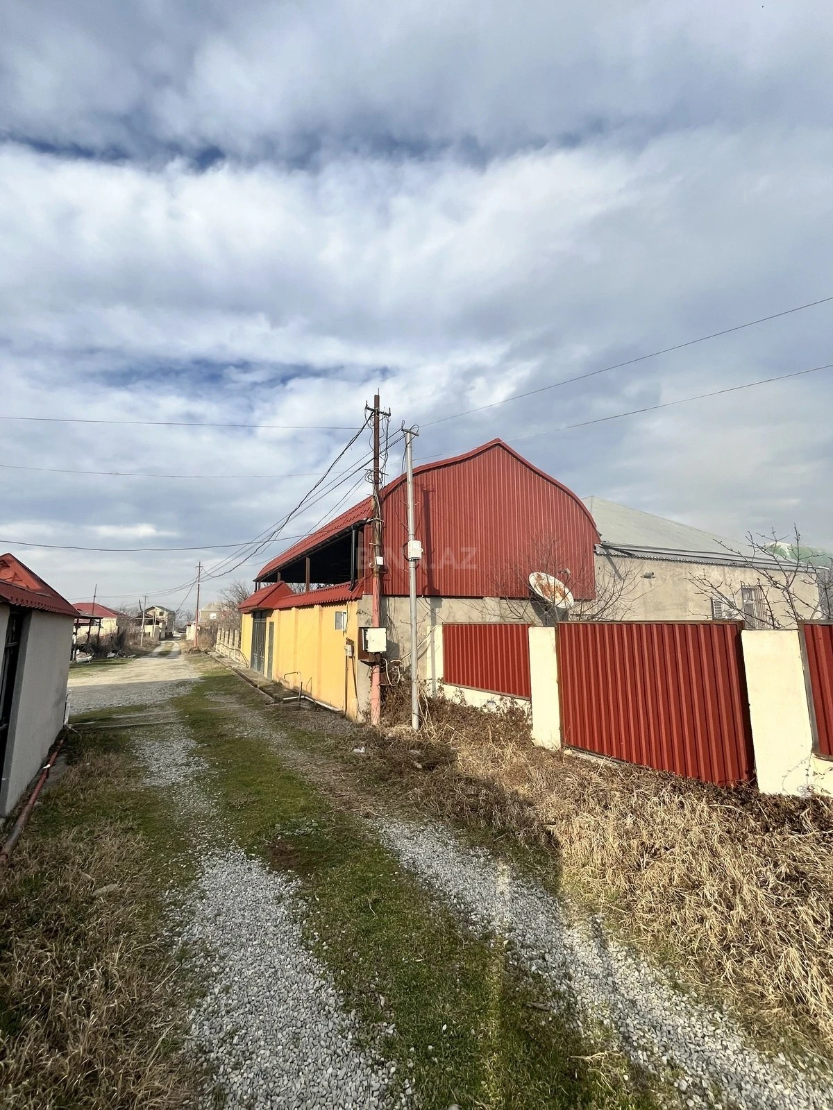 Satılır 4 otaqlı həyət evi 100 m²