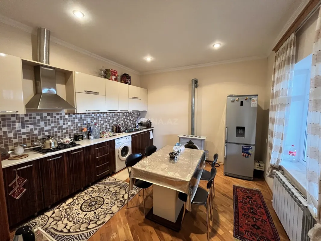 Satılır 4 otaqlı həyət evi 100 m²