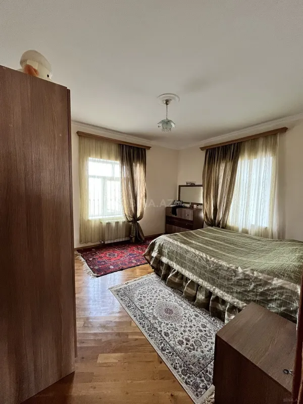 Satılır 4 otaqlı həyət evi 100 m²
