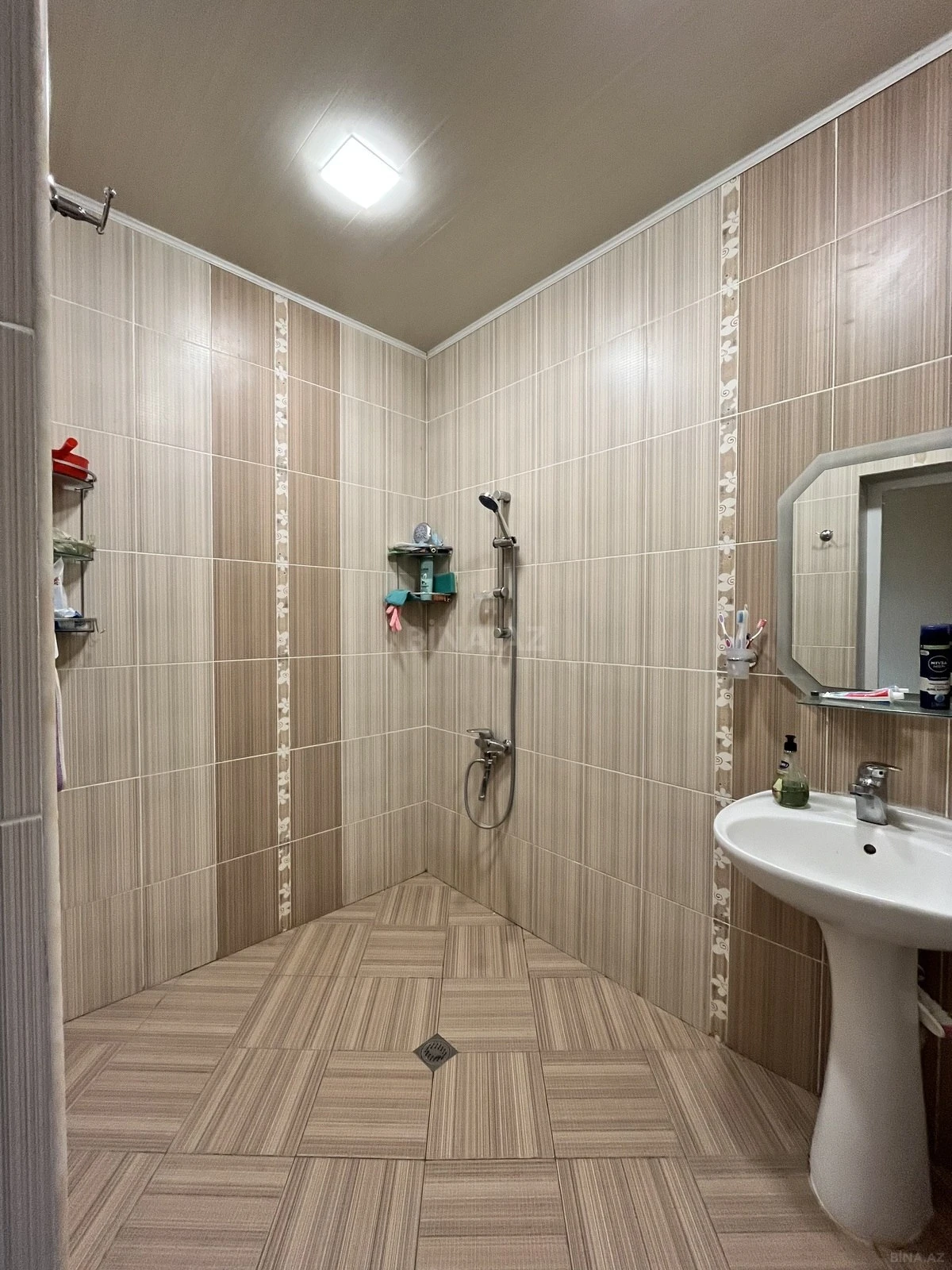 Satılır 4 otaqlı həyət evi 100 m²