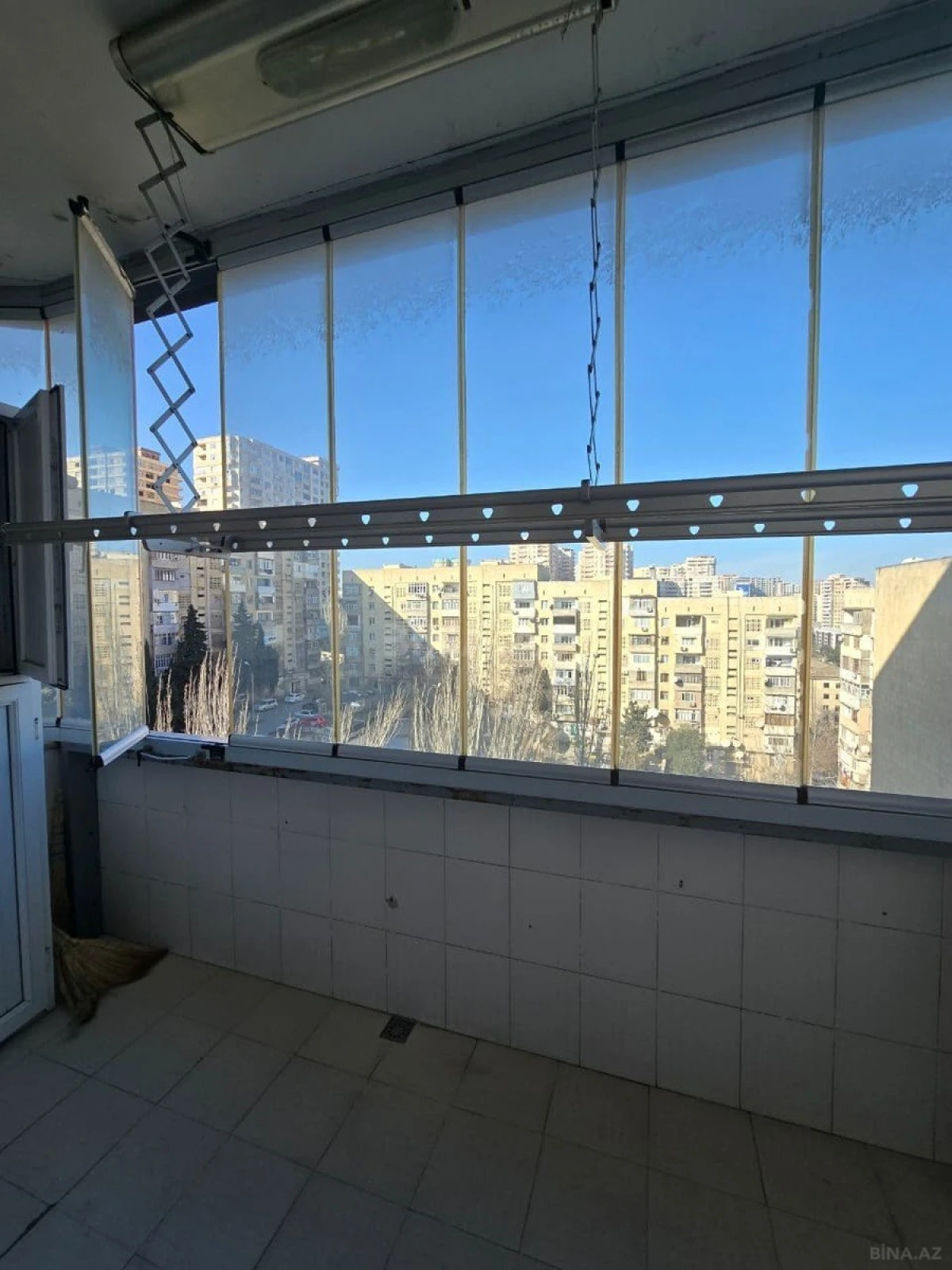 Satılır 3 otaqlı mənzil 143 m²