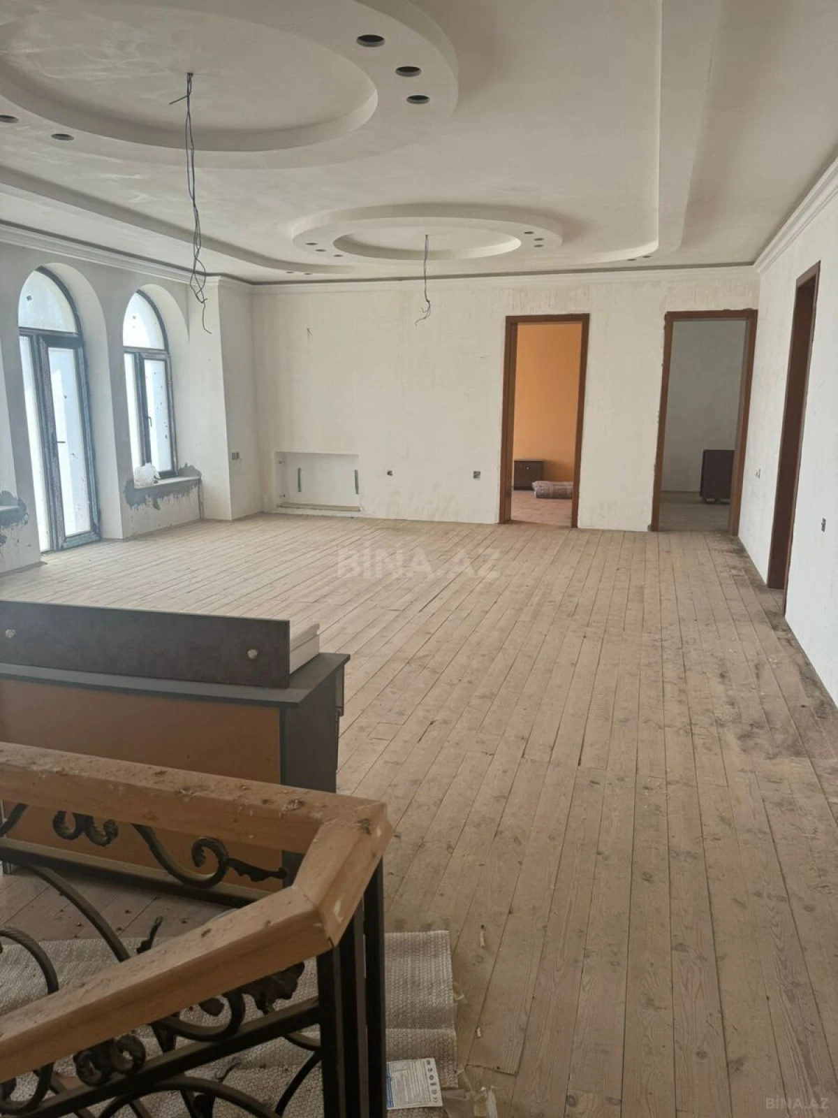 Satılır 5 otaqlı həyət evi 430 m²