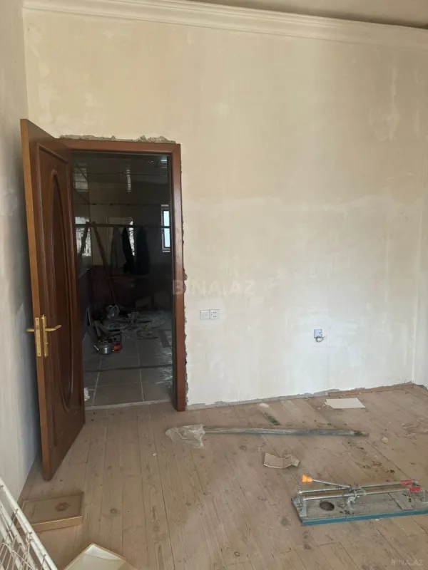 Satılır 5 otaqlı həyət evi 430 m²